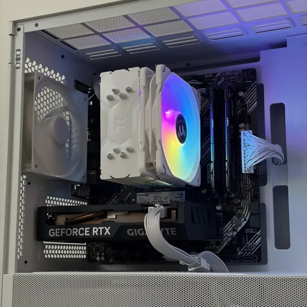 Gaming Kompjuter / Ryzen 7 5700x / RTX 4060 / 1tb / 16gb - slika 2