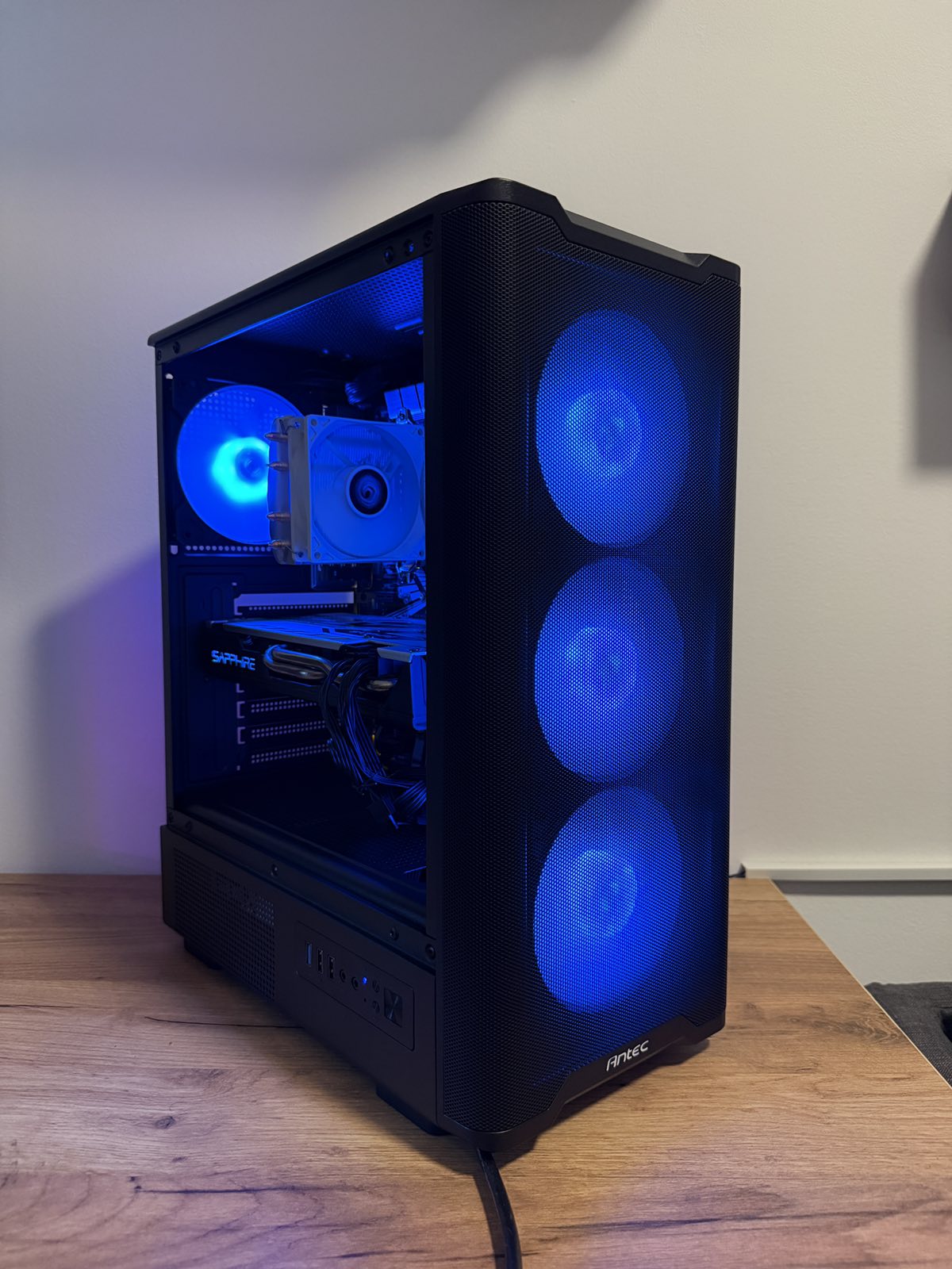 Budzet GAMING PC Intel 8400/RX 580 8GB/ 16GB DDR4/512GB SSD - slika 1