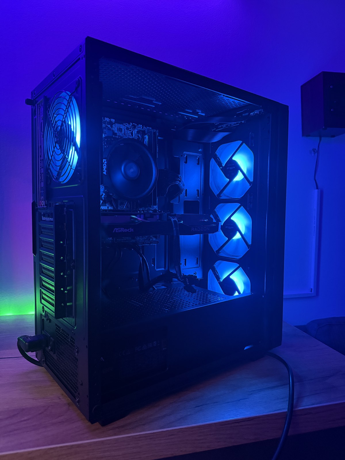 GAMING PC AMD Ryzen 3600/RX 6600 8GB/ 16GB DDR4/1tb nvme SSD - slika 5