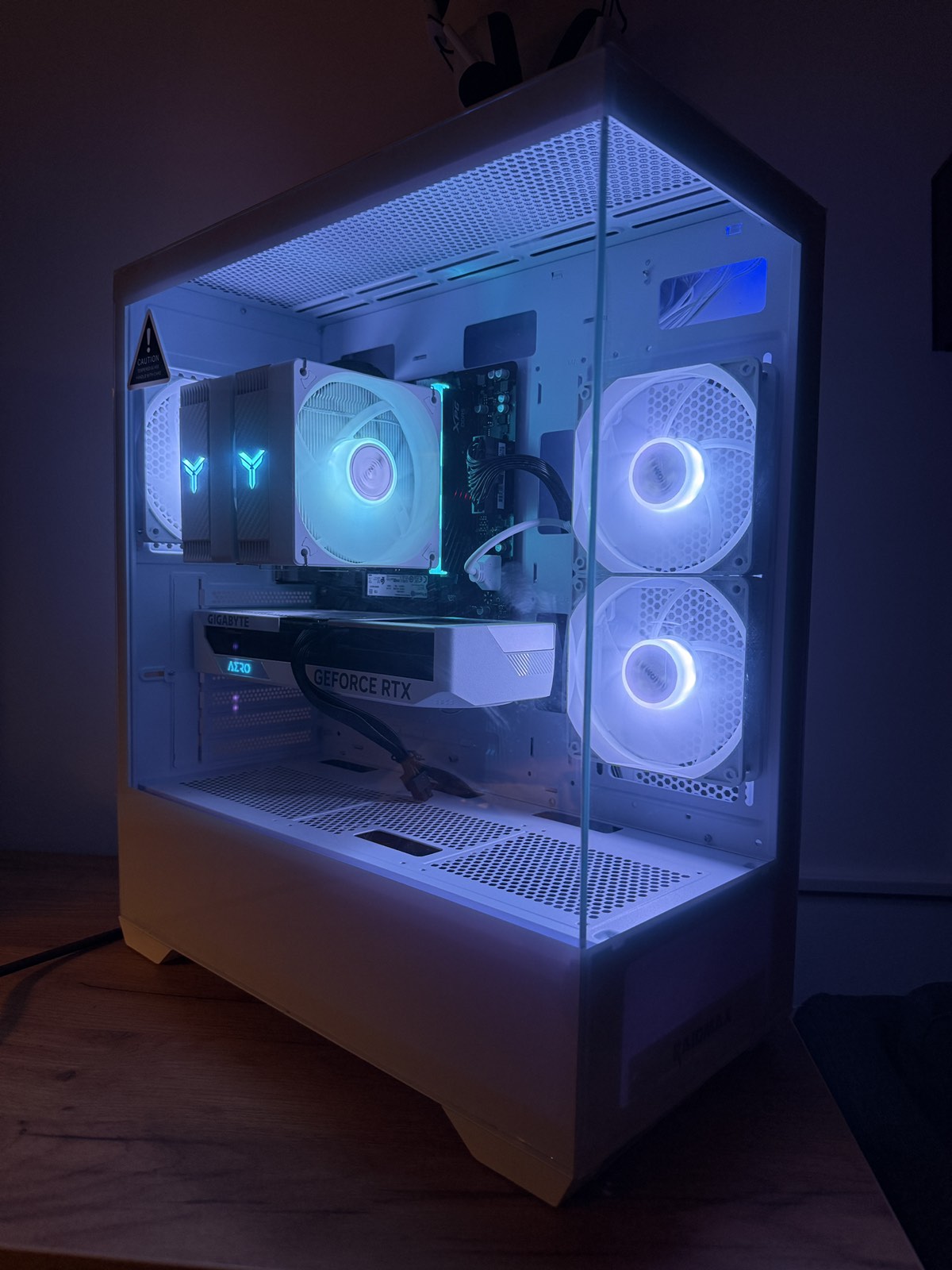 NOV racunar AMD Ryzen 5 7500F/RTX 4060 TI 8GB/ 16GB DDR5 6000mhz/1TB Nvme M.2 - slika 1