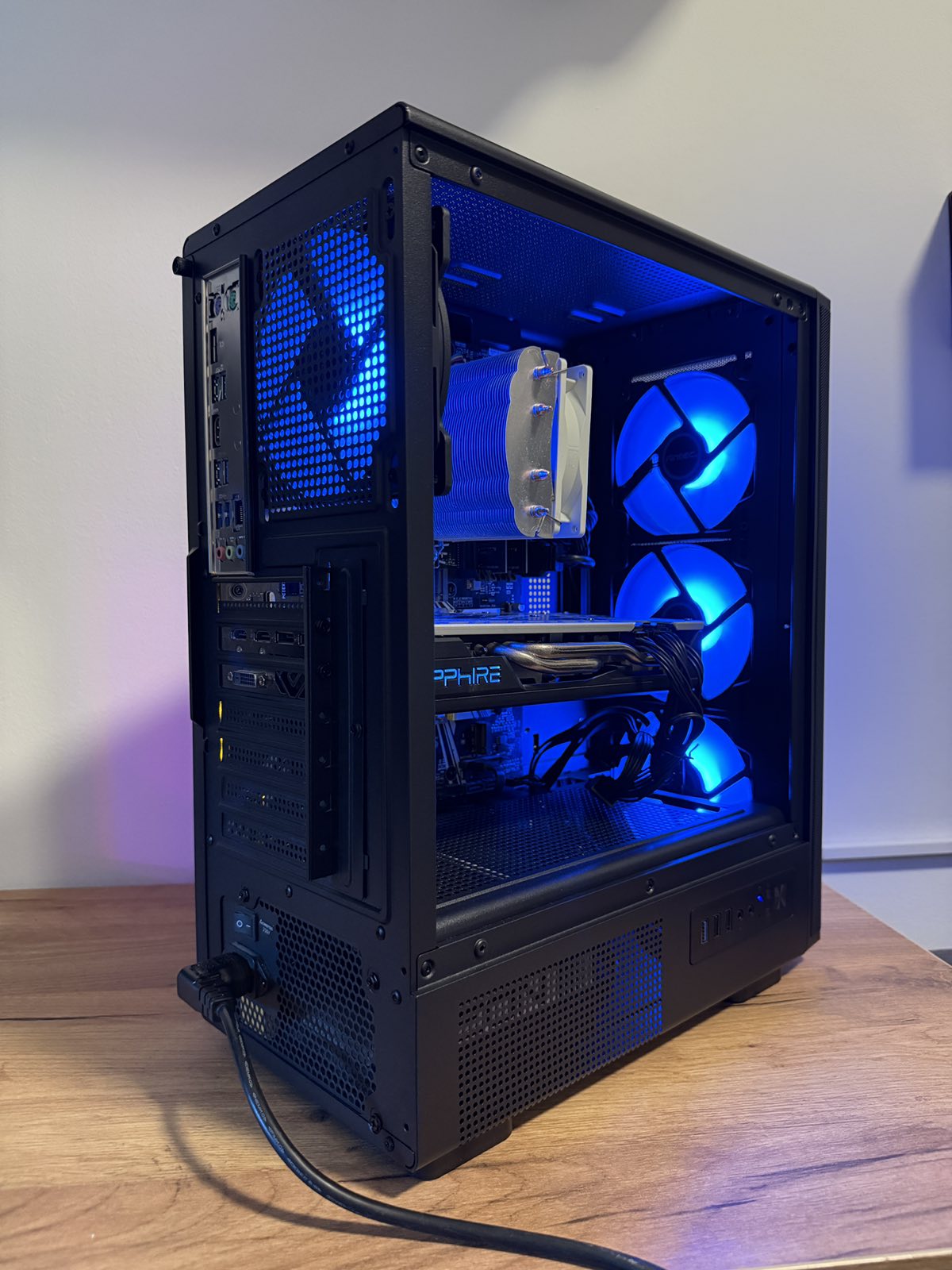 Budzet GAMING PC Intel 8400/RX 580 8GB/ 16GB DDR4/512GB SSD - slika 4