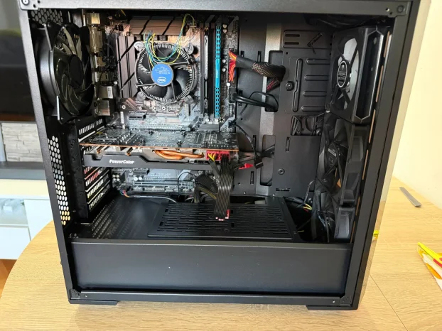 Gaming PC AMD RX 6700 10GB 24gb DDR4 RAM I5 8400 Z370 - slika 2