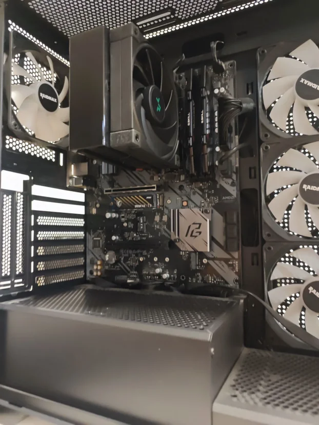 5700x3d , B550 , 1tb gen4,  seasonic - slika 2