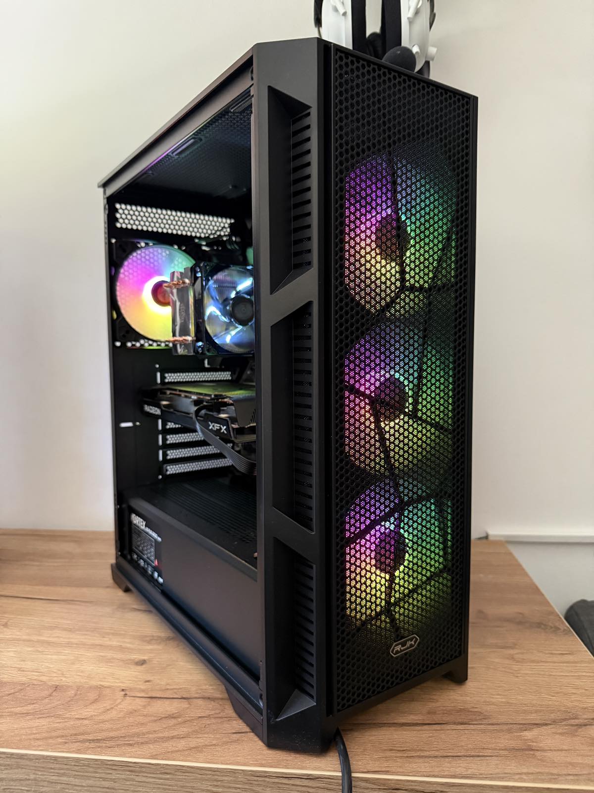 GAMING PC Ryzen 5 5500/RX 6600 XT 8GB/ 16GB DDR4/1TB Nvme - slika 1