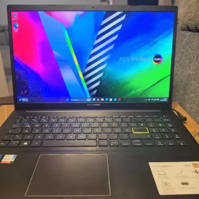 ASUS VivoBook 15 OLED / i7-1165G7 / 16GB RAM / 512GB SSD