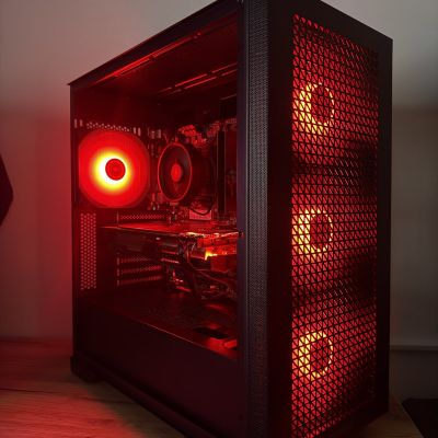 GAMING PC AMD Ryzen 2600x/RX Vega 64 8GB/ 16GB DDR4/1tb nvme SSD - Polovni Računar