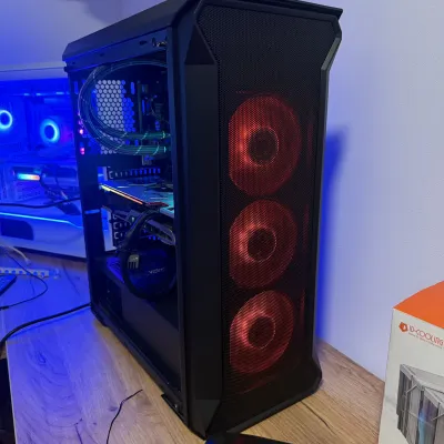 GAMING PC Ryzen 5 5700x/RX 6800 XT 16GB/ 32GB DDR5/1TB SSD/128GB SSD - Polovni računar
