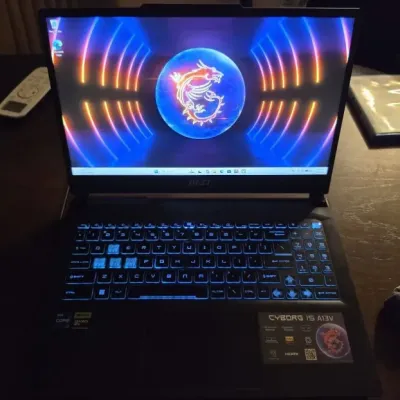 MSI Cyborg 15 A13VF / i7-13620H RTX 4060 8GB 16GB DDR5 144hz