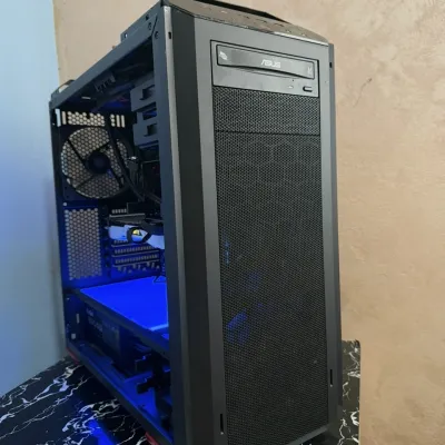 GAMING PC I7 9700K 32GB RAM GTX 1080ti - Polovni računar