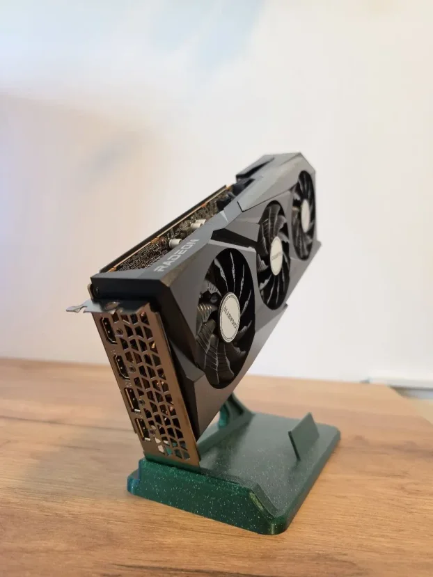 Amd RX 7600 8gb Gigabyte OC - slika 3