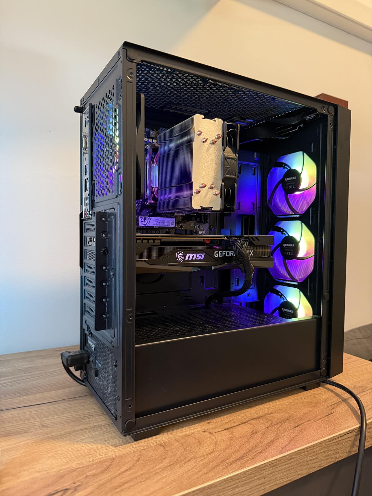 Gaming racunar Ryzen 7 7800X3D / RTX 3060 Ti 8GB / 16GB DDR5 / 512GB NVMe - slika 4