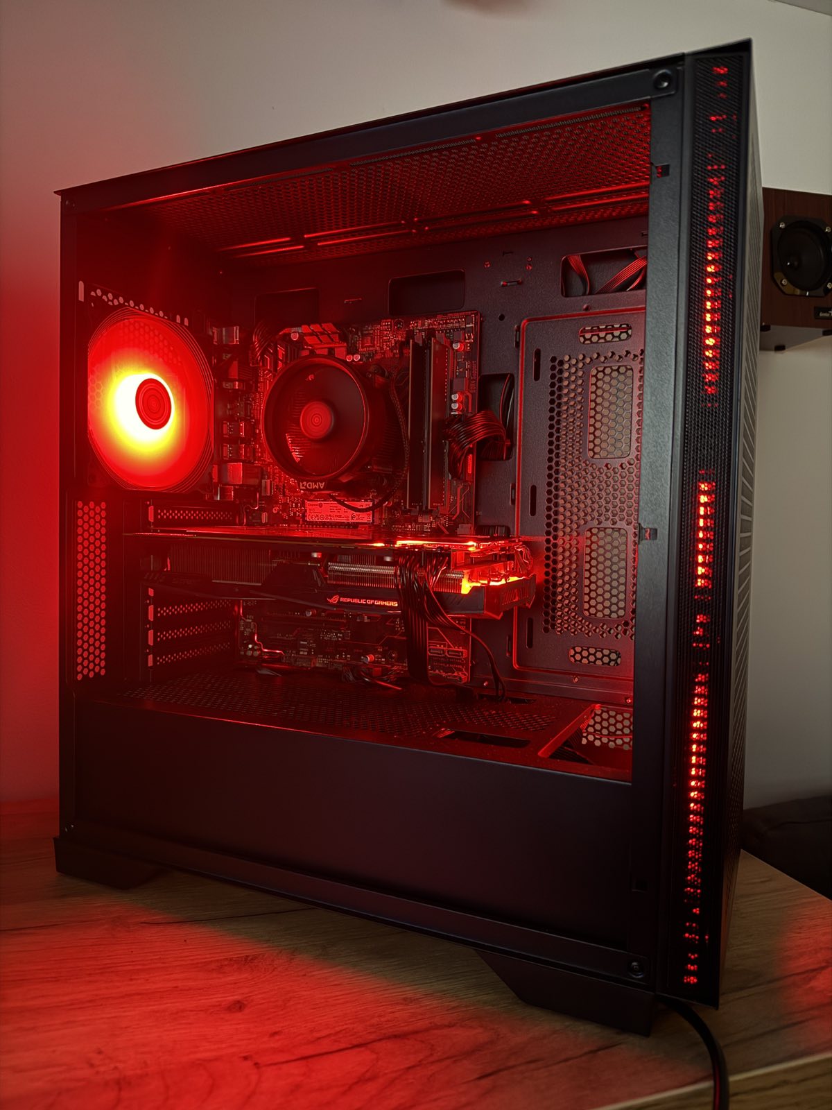 GAMING PC AMD Ryzen 2600x/RX Vega 64 8GB/ 16GB DDR4/1tb nvme SSD - slika 2